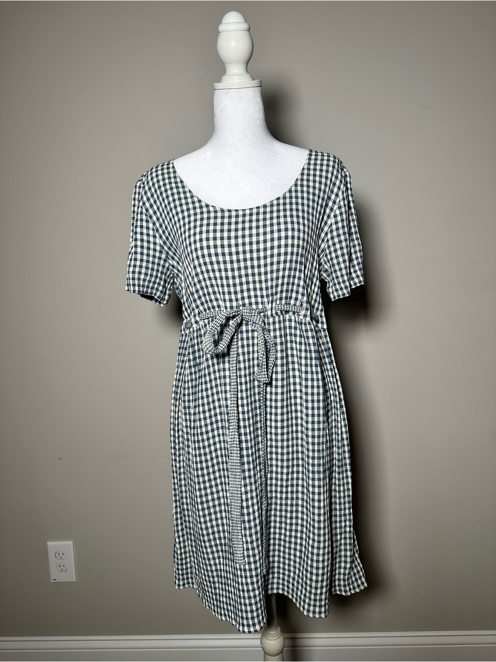 EXPO Women’s 8 Blue/White Gingham Woven Scoop Neck Sundress Knee Length Tie